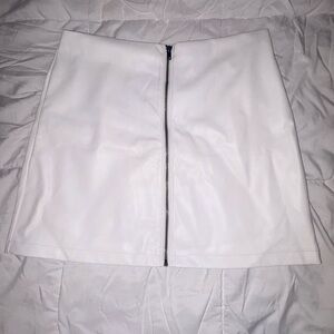 Abercrombie & Fitch White Mini Skirt with Zipper vegan leather